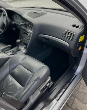 Volvo V70 cena 25000 przebieg: 277724, rok produkcji 2005 z Gliwice małe 407